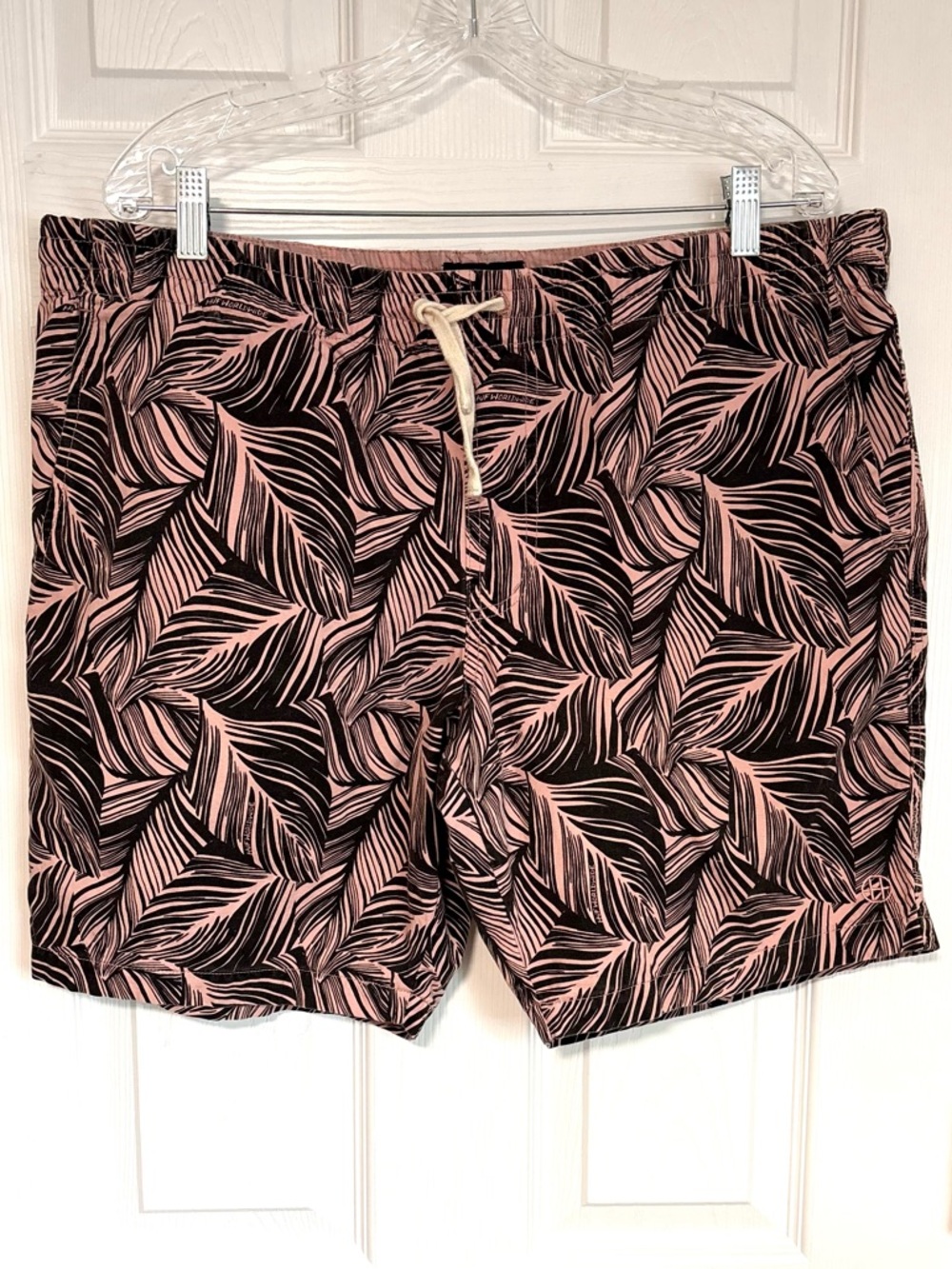 HUF palm leaf pull on shorts, size XL